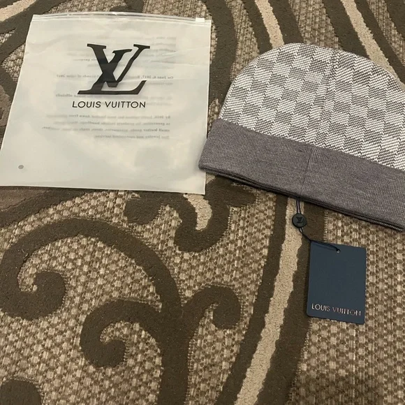 Louis Vuitton Gray Checker Knit Beanie with LV Plaque - Picture 3 of 4
